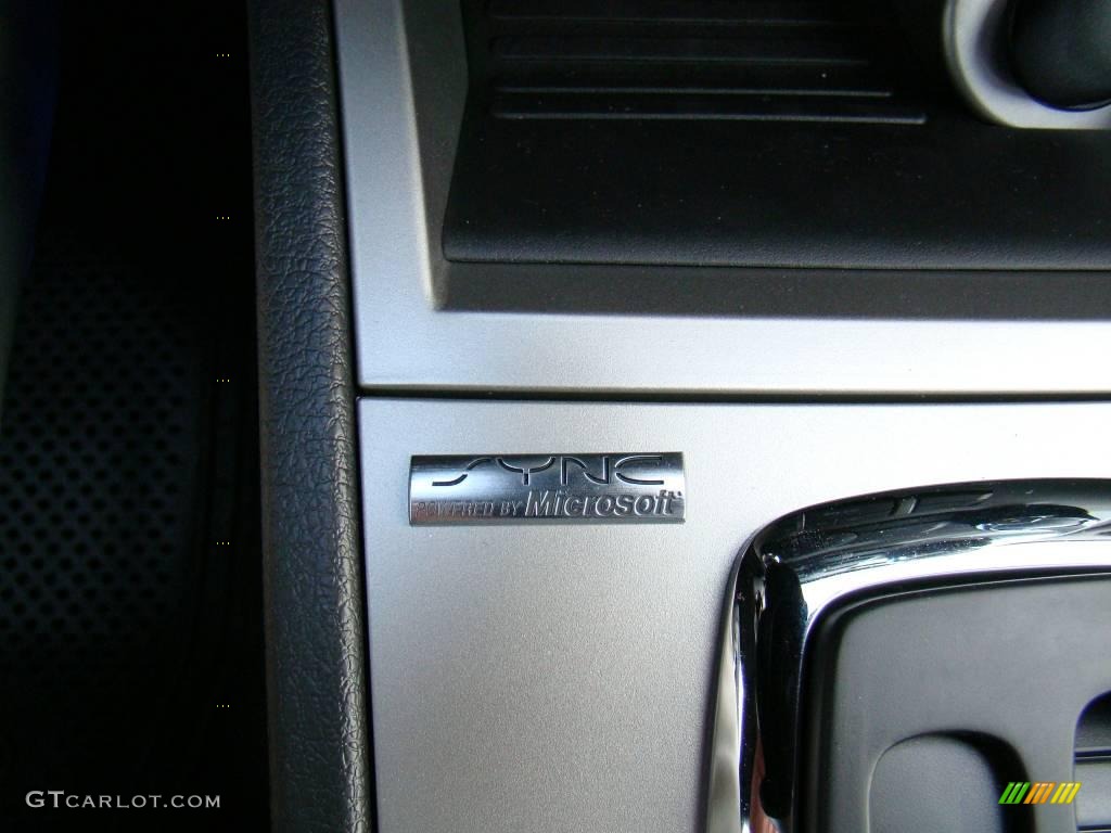 2010 Fusion SEL - White Platinum Tri-coat Metallic / Charcoal Black photo #24