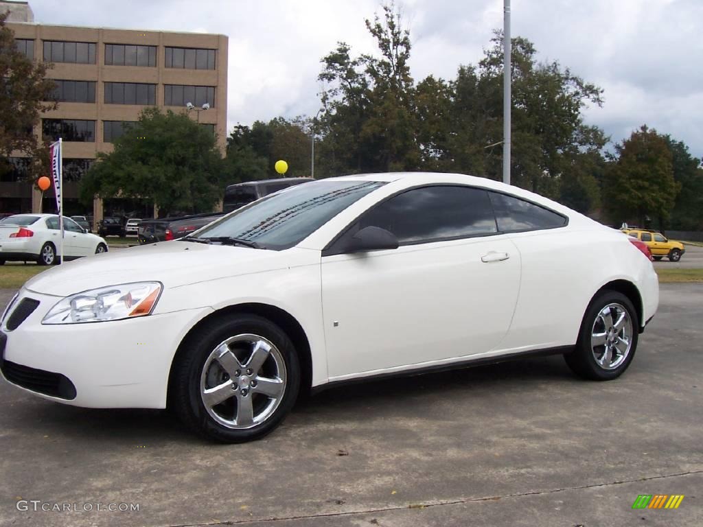 Ivory White Pontiac G6