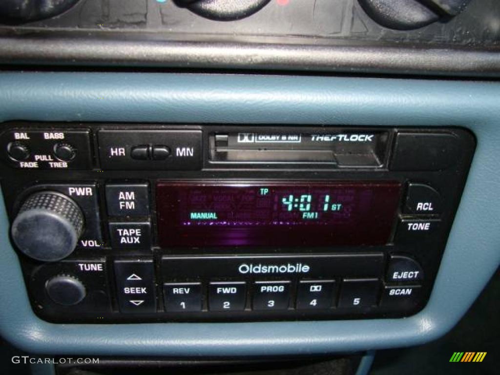 1997 Achieva SL Sedan - Medium Sea Green Metallic / Blue photo #17