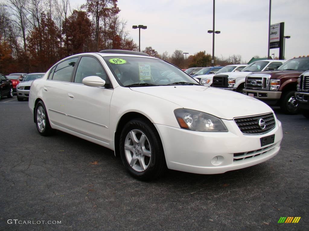 Satin White Pearl Nissan Altima