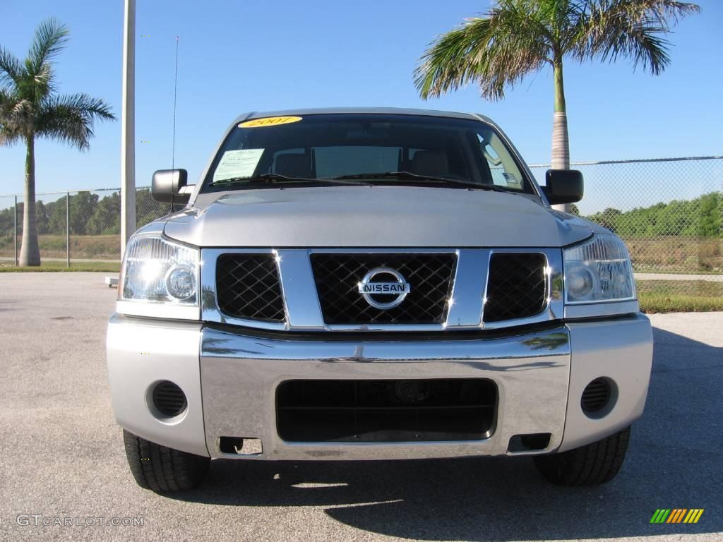 2007 Titan SE Crew Cab - Radiant Silver / Steel Gray photo #20