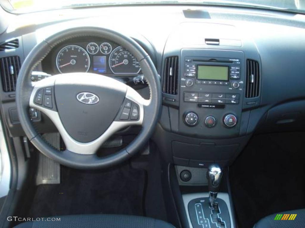 2009 Elantra Touring - Quicksilver / Gray photo #14