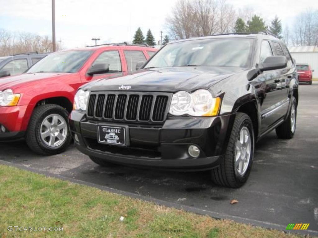 2010 Grand Cherokee Laredo 4x4 - Brilliant Black Crystal Pearl / Dark Slate Gray photo #1