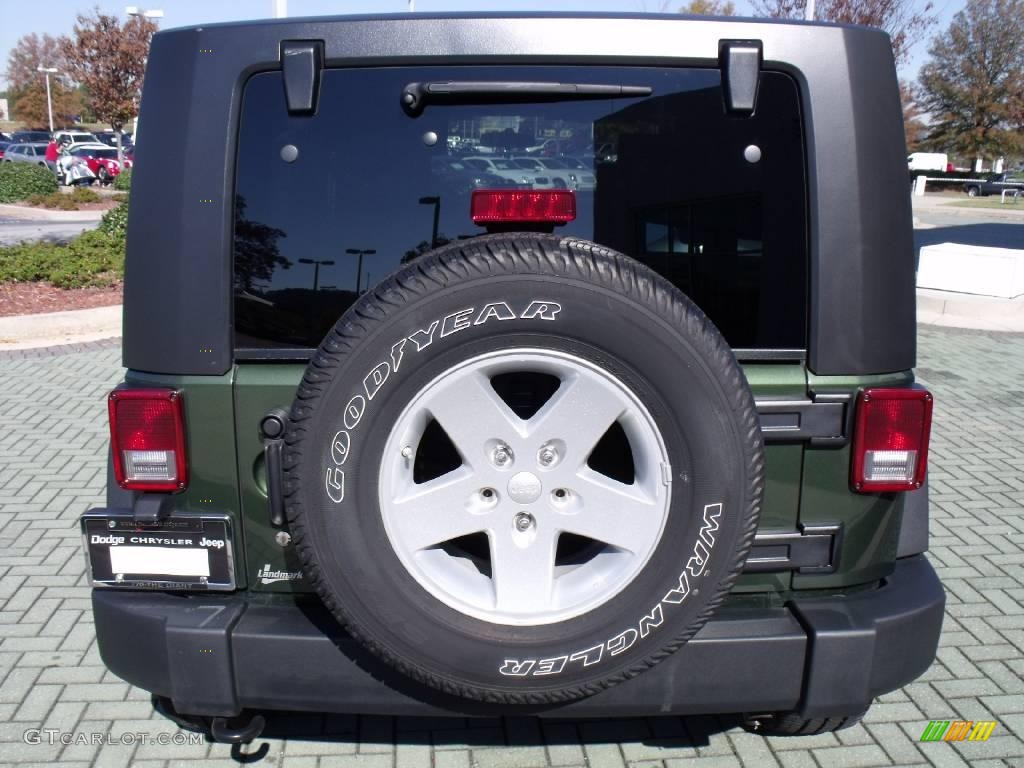 2009 Wrangler Unlimited X - Jeep Green Metallic / Dark Slate Gray/Medium Slate Gray photo #4