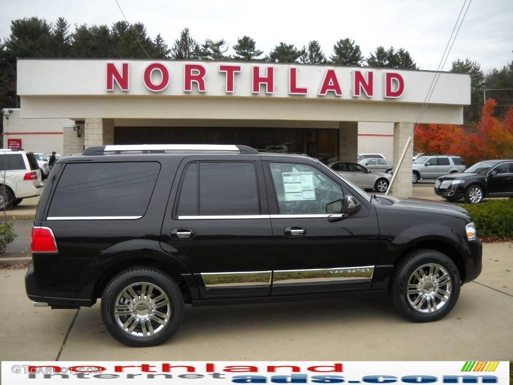 2010 Navigator 4x4 - Tuxedo Black Metallic / Charcoal Black photo #1