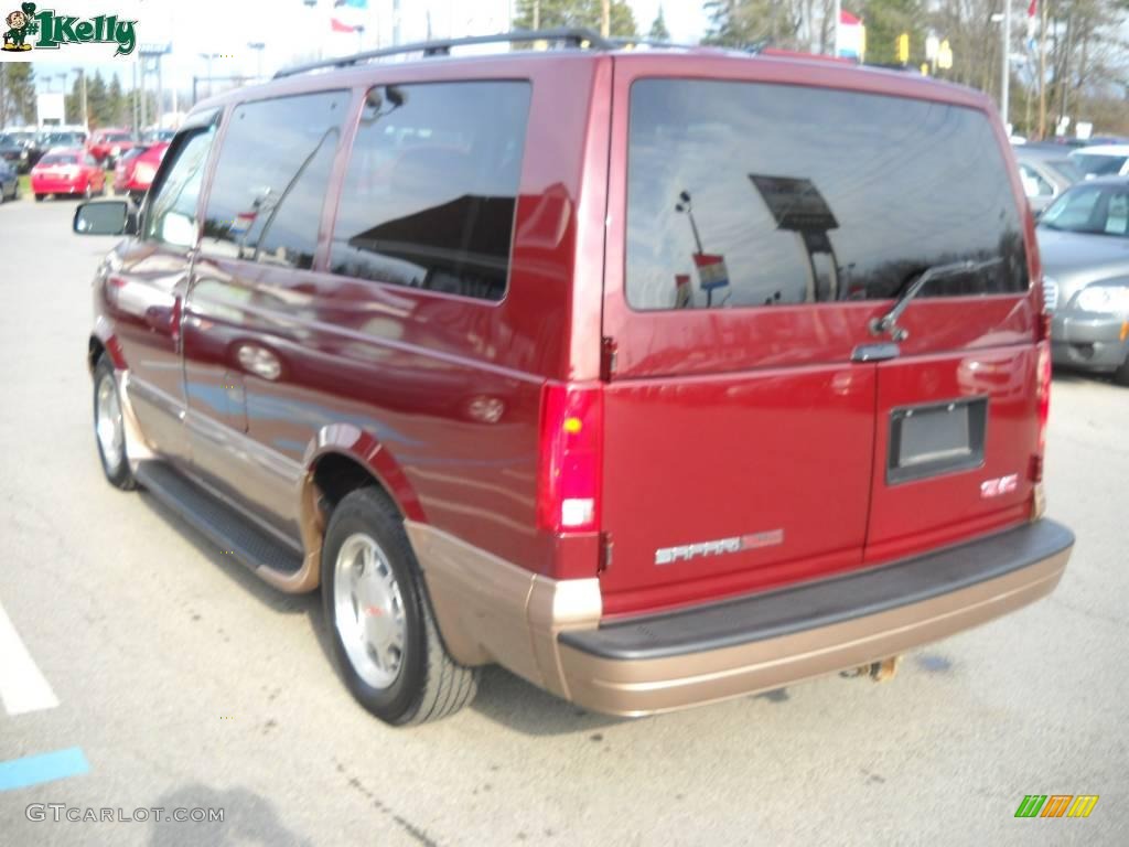 2004 Safari AWD - Dark Toreador Red Metallic / Neutral photo #5