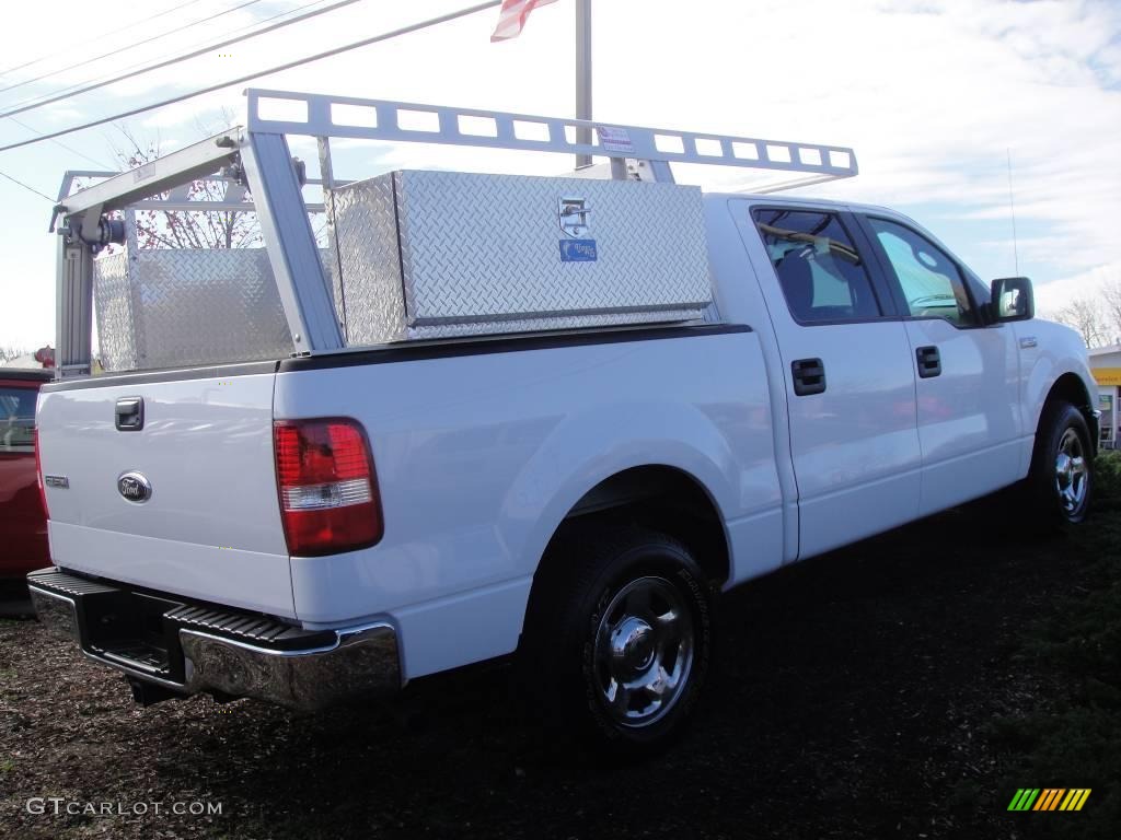 2006 F150 XLT SuperCrew - Oxford White / Medium/Dark Flint photo #4