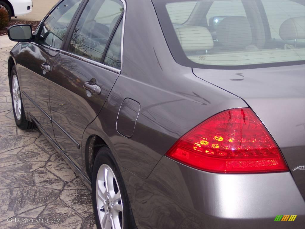 2006 Accord EX-L Sedan - Carbon Bronze Pearl / Ivory photo #7