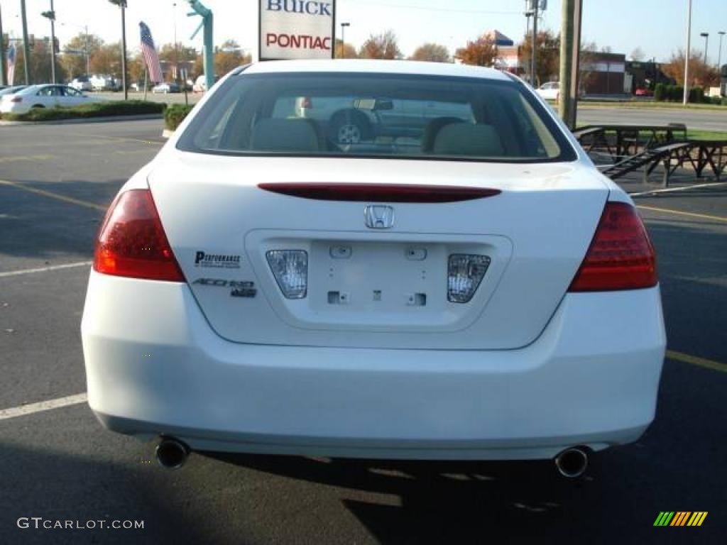 2007 Accord SE V6 Sedan - Taffeta White / Ivory photo #5
