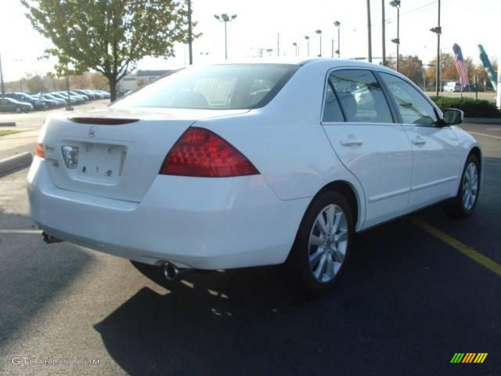 2007 Accord SE V6 Sedan - Taffeta White / Ivory photo #6