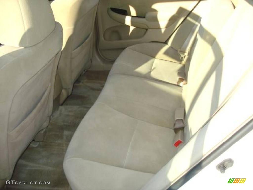 2007 Accord SE V6 Sedan - Taffeta White / Ivory photo #11