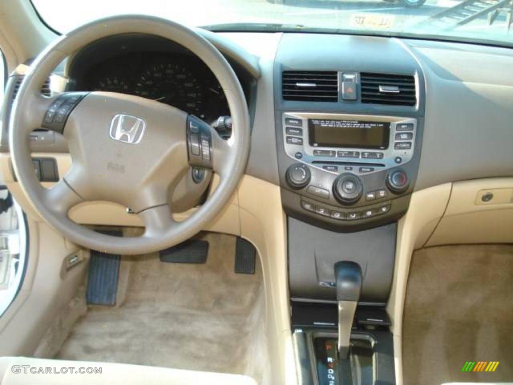 2007 Accord SE V6 Sedan - Taffeta White / Ivory photo #14