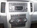 Stone White - Grand Cherokee Laredo Photo No. 16
