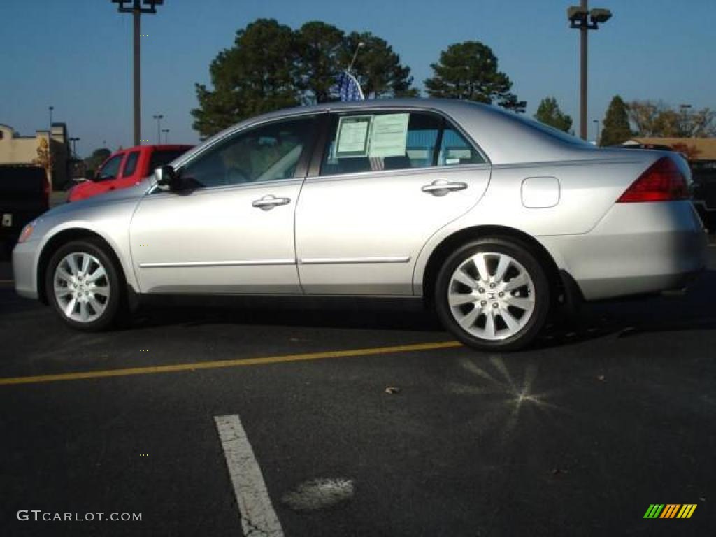 2007 Accord SE V6 Sedan - Alabaster Silver Metallic / Black photo #3