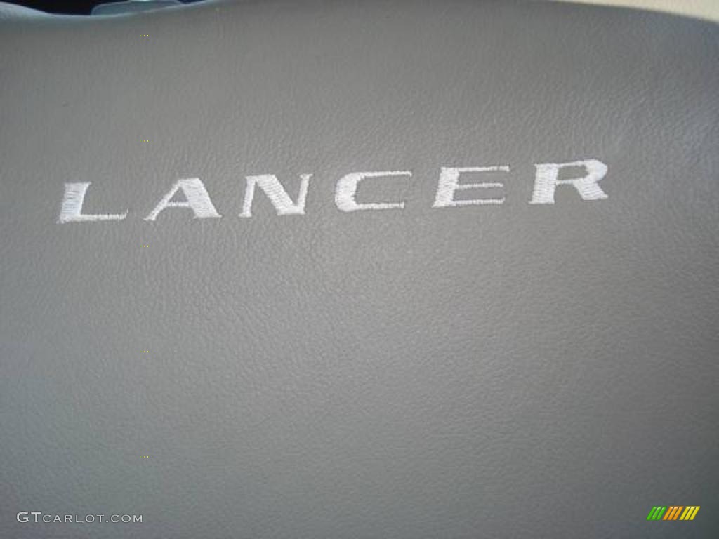 2006 Lancer ES - Igloo White / Gray photo #12