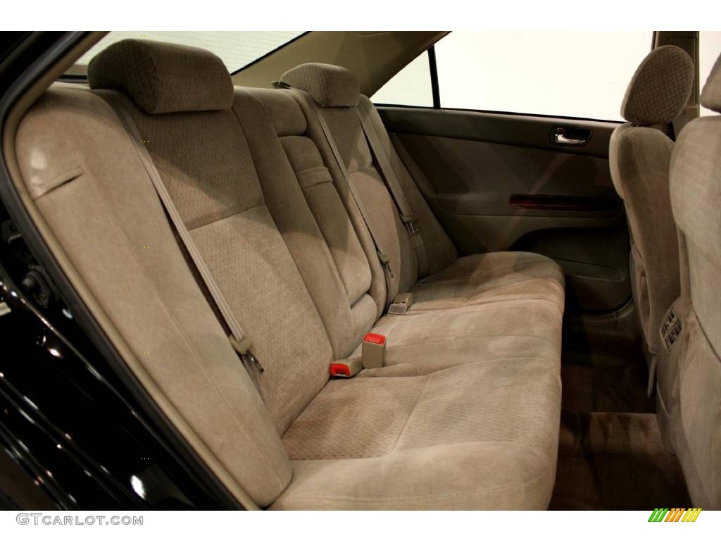 2004 Camry XLE - Black / Taupe photo #17