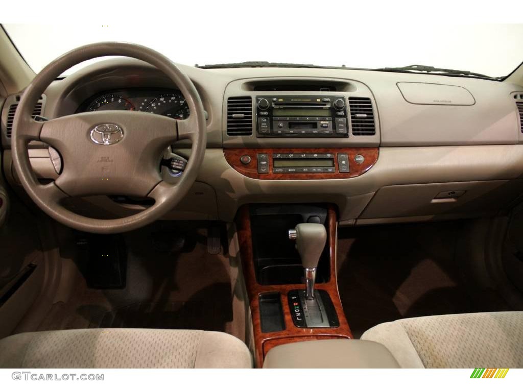 2004 Camry XLE - Black / Taupe photo #19