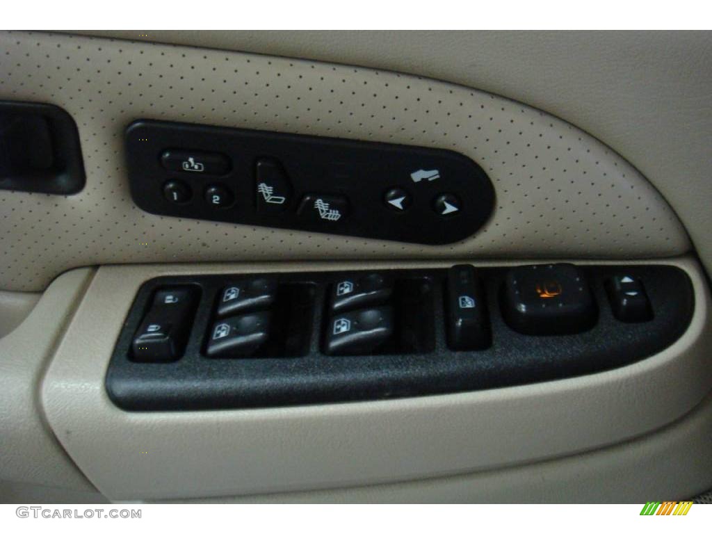2004 Escalade EXT AWD - Red E / Shale photo #30