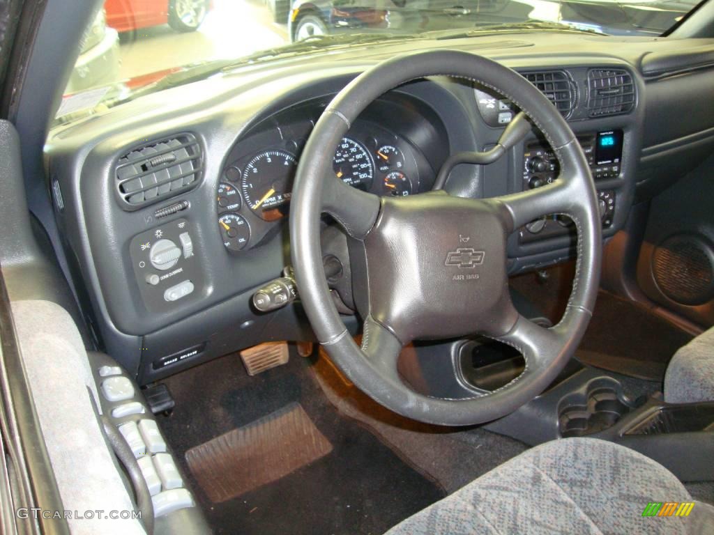 2001 S10 LS Crew Cab 4x4 - Onyx Black / Graphite photo #8