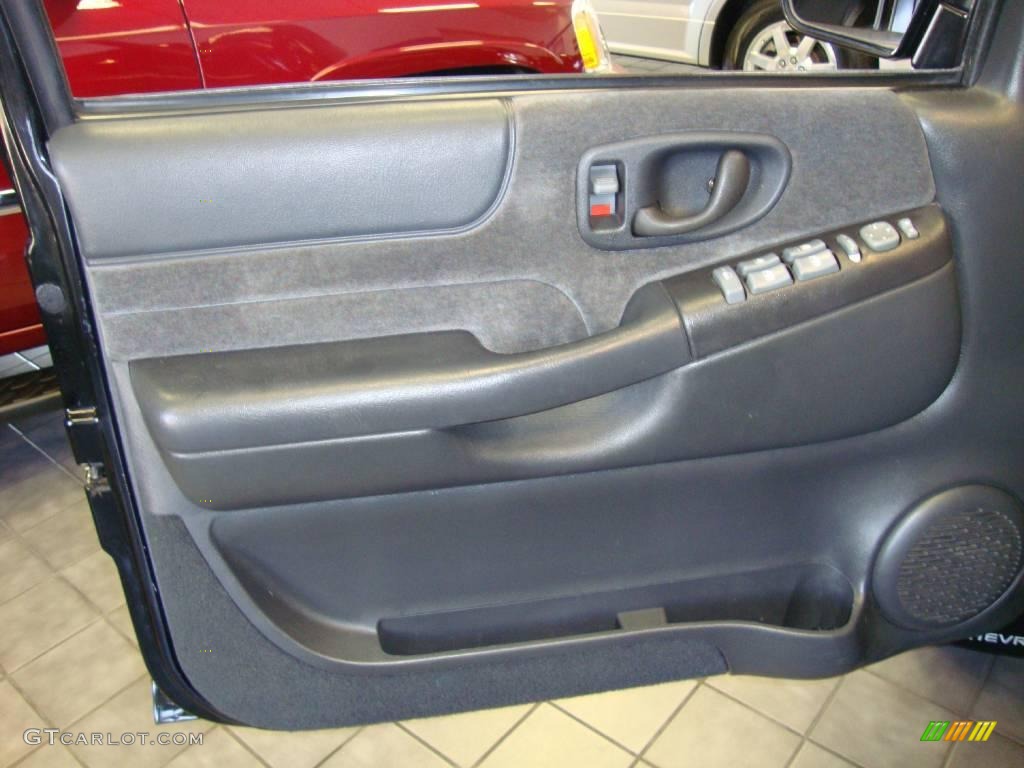2001 S10 LS Crew Cab 4x4 - Onyx Black / Graphite photo #10
