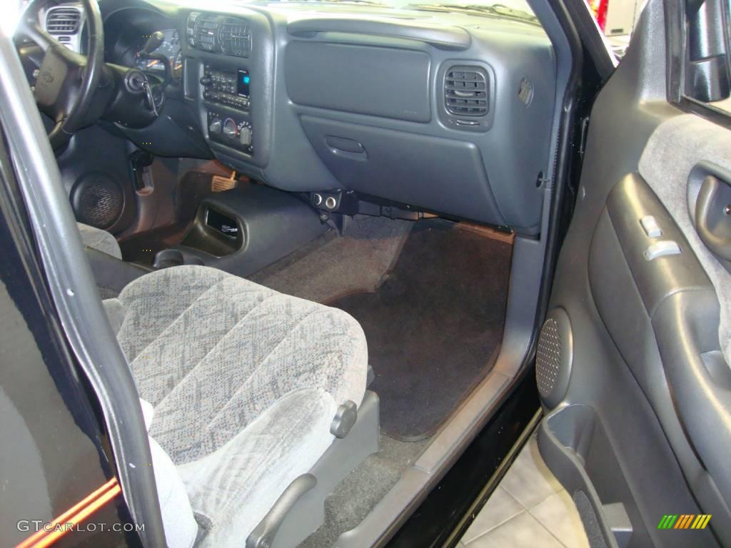 2001 S10 LS Crew Cab 4x4 - Onyx Black / Graphite photo #14