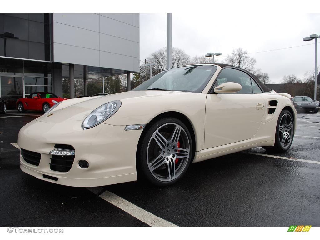 Cream White Porsche 911