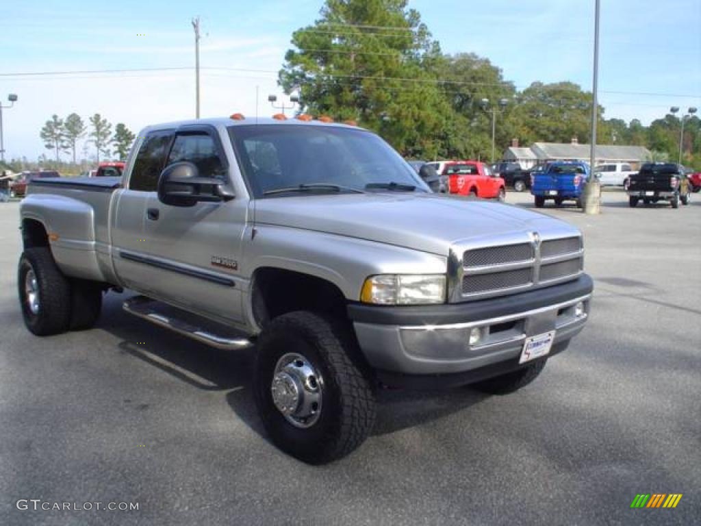 2001 Ram 3500 SLT Quad Cab 4x4 Dually - Bright Silver Metallic / Agate photo #3