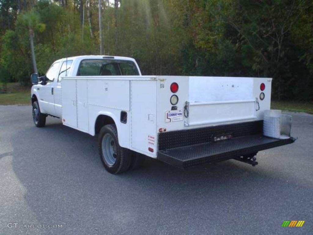 2004 F450 Super Duty XL Crew Cab - Oxford White / Medium Flint photo #7