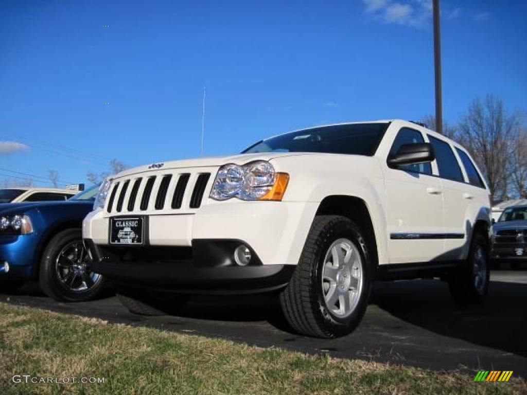 2010 Grand Cherokee Laredo 4x4 - Stone White / Dark Slate Gray photo #1