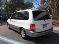 2005 Clear White Kia Sedona EX  photo #6