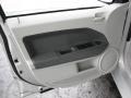 Bright Silver Metallic - Caliber SXT Photo No. 16