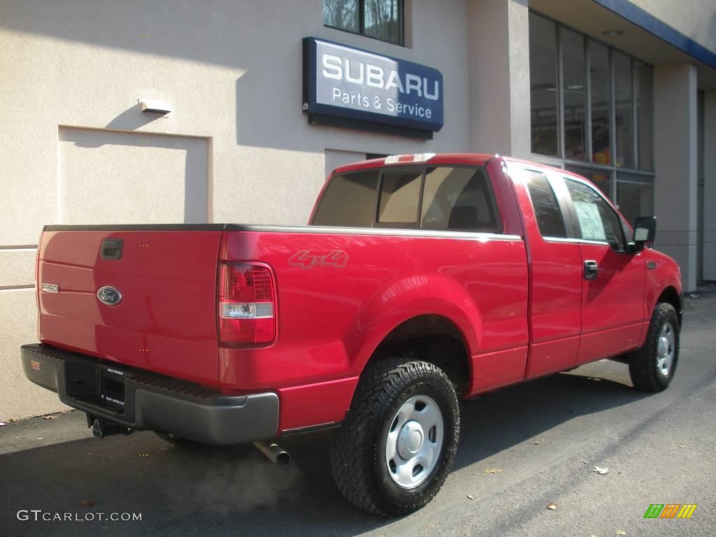 2005 F150 XL SuperCab 4x4 - Bright Red / Medium Flint Grey photo #3