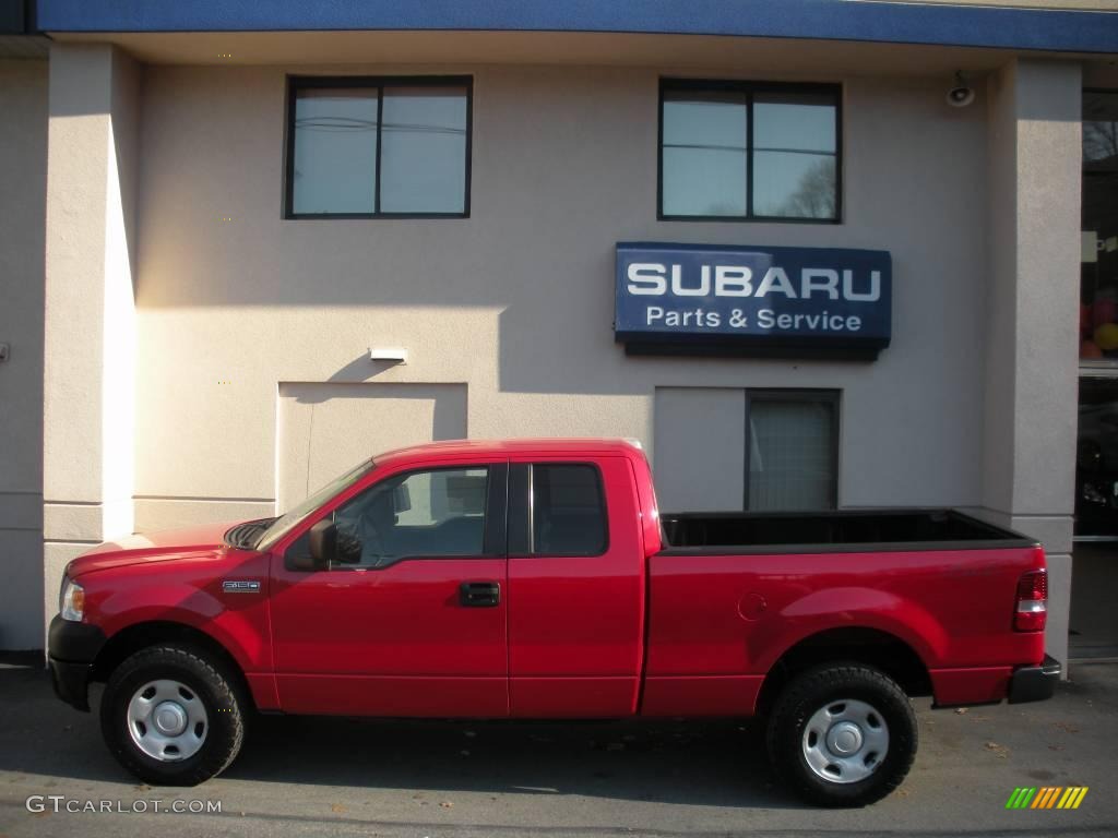 2005 F150 XL SuperCab 4x4 - Bright Red / Medium Flint Grey photo #6