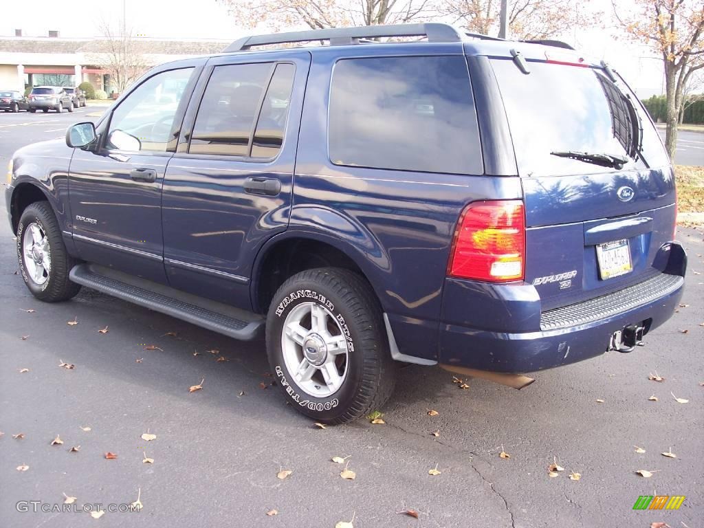 2005 Explorer XLT 4x4 - Dark Blue Pearl Metallic / Graphite photo #19