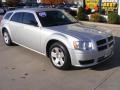 2008 Bright Silver Metallic Dodge Magnum   photo #2