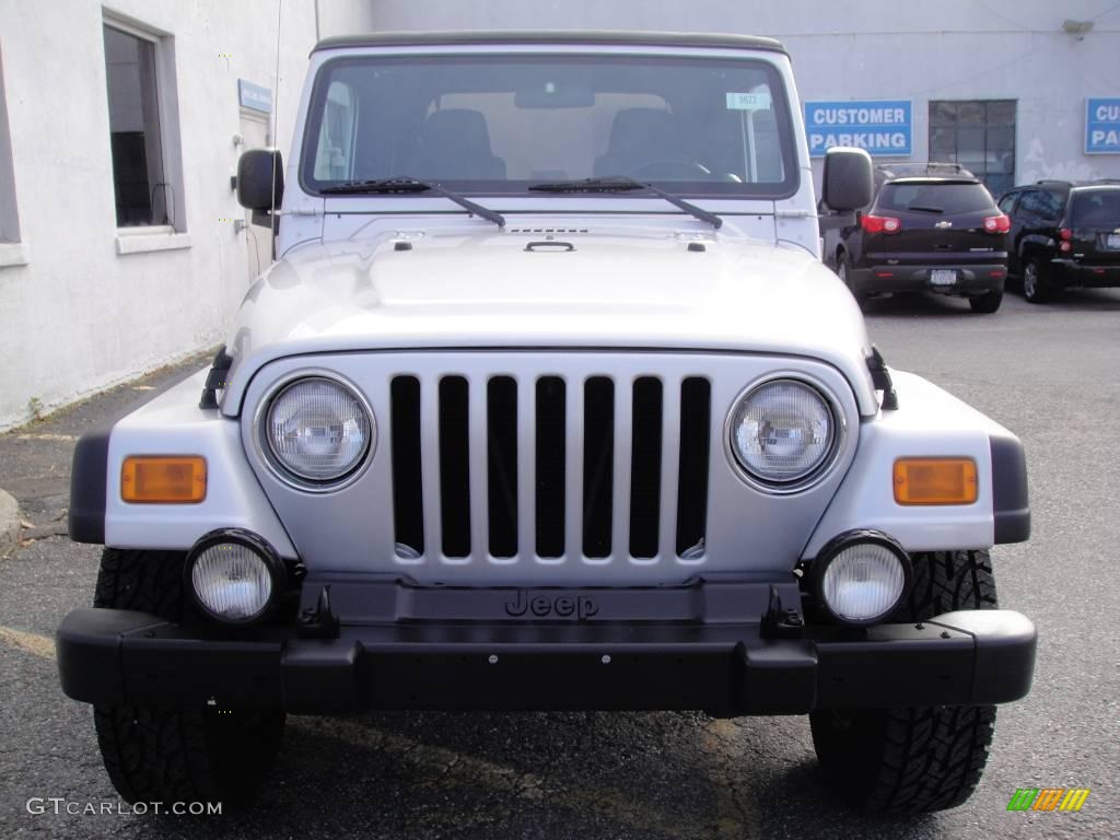 2004 Wrangler Sport 4x4 - Bright Silver Metallic / Dark Slate Gray photo #2