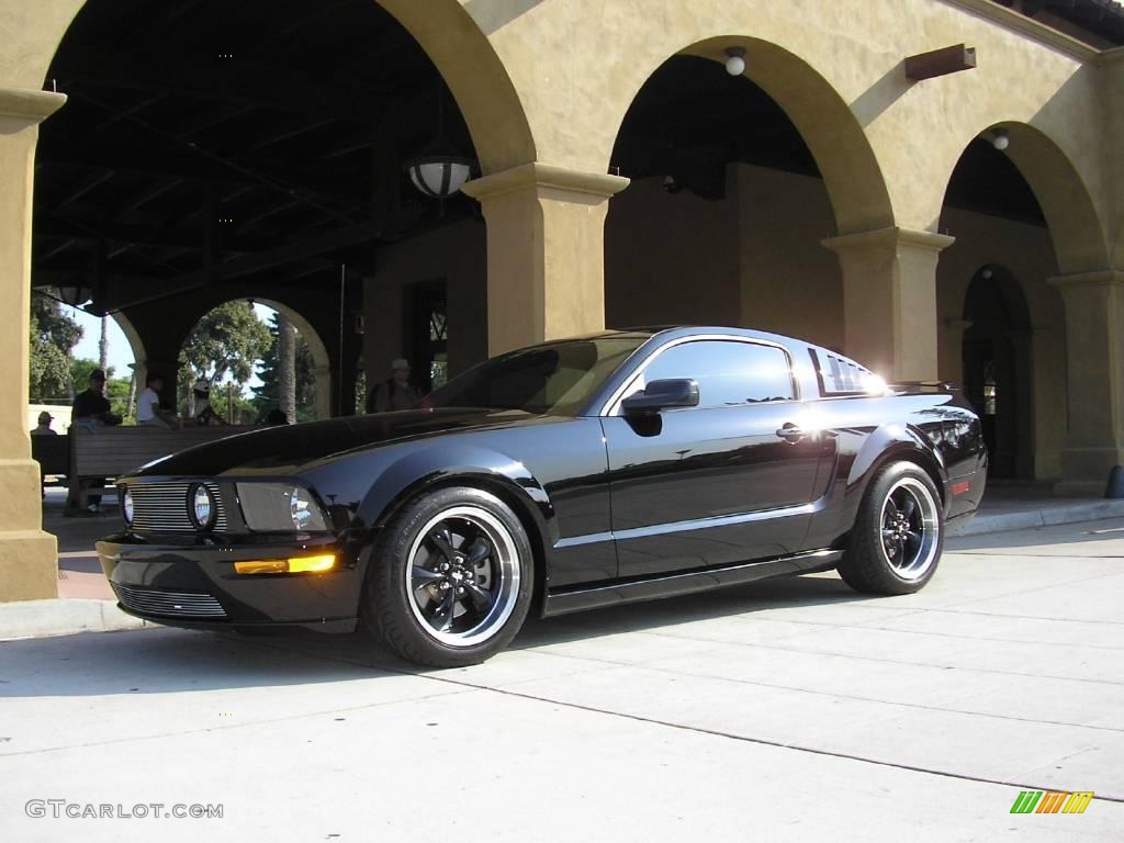 2006 Mustang GT Premium Coupe - Black / Dark Charcoal photo #3