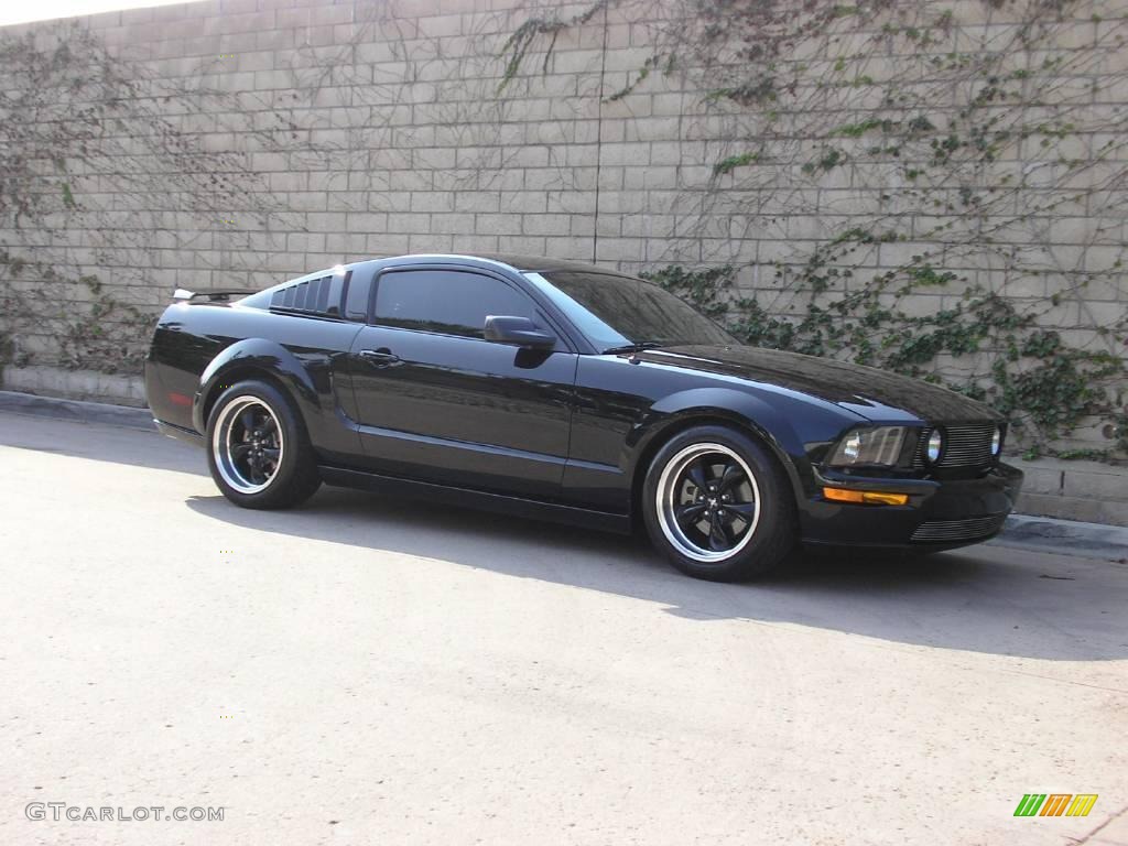 2006 Mustang GT Premium Coupe - Black / Dark Charcoal photo #14