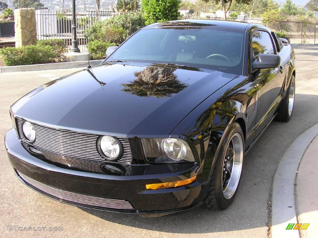 2006 Mustang GT Premium Coupe - Black / Dark Charcoal photo #39