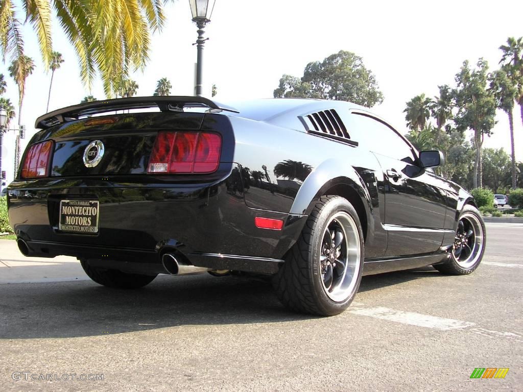 2006 Mustang GT Premium Coupe - Black / Dark Charcoal photo #49