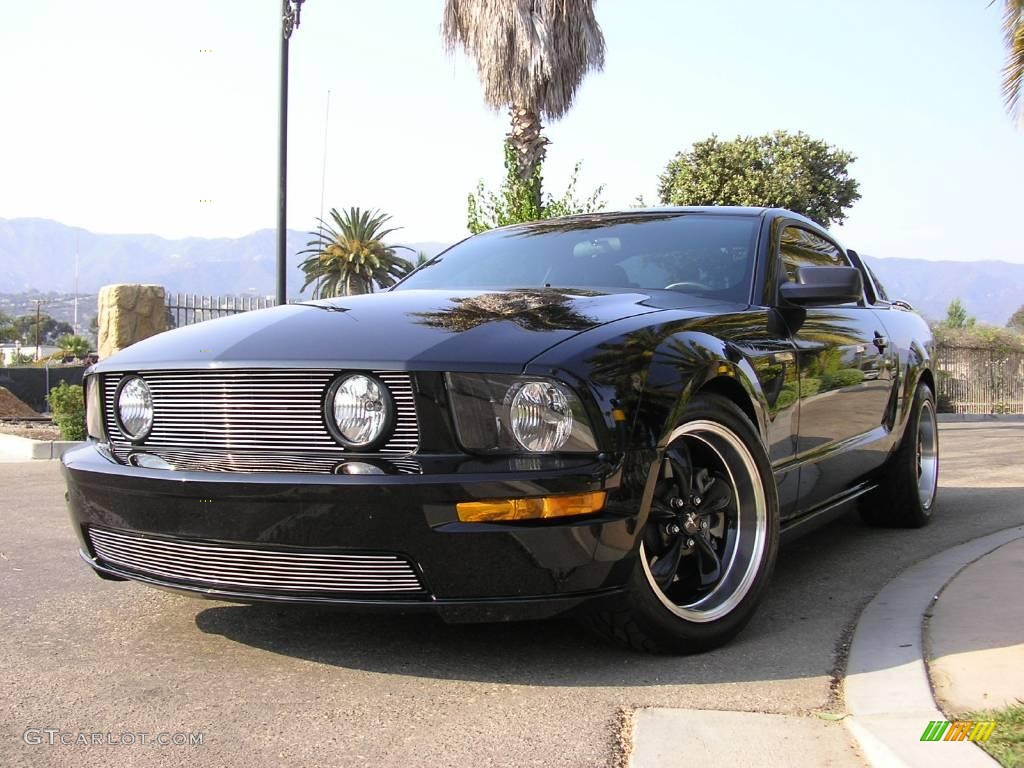2006 Mustang GT Premium Coupe - Black / Dark Charcoal photo #52