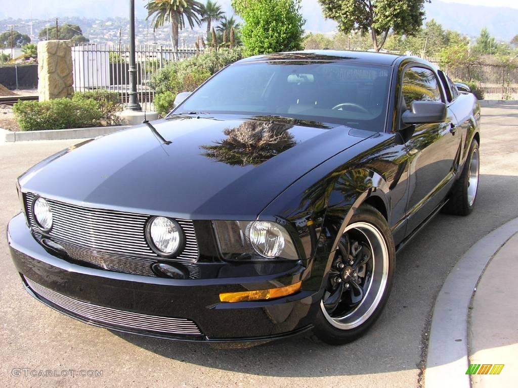 2006 Mustang GT Premium Coupe - Black / Dark Charcoal photo #53