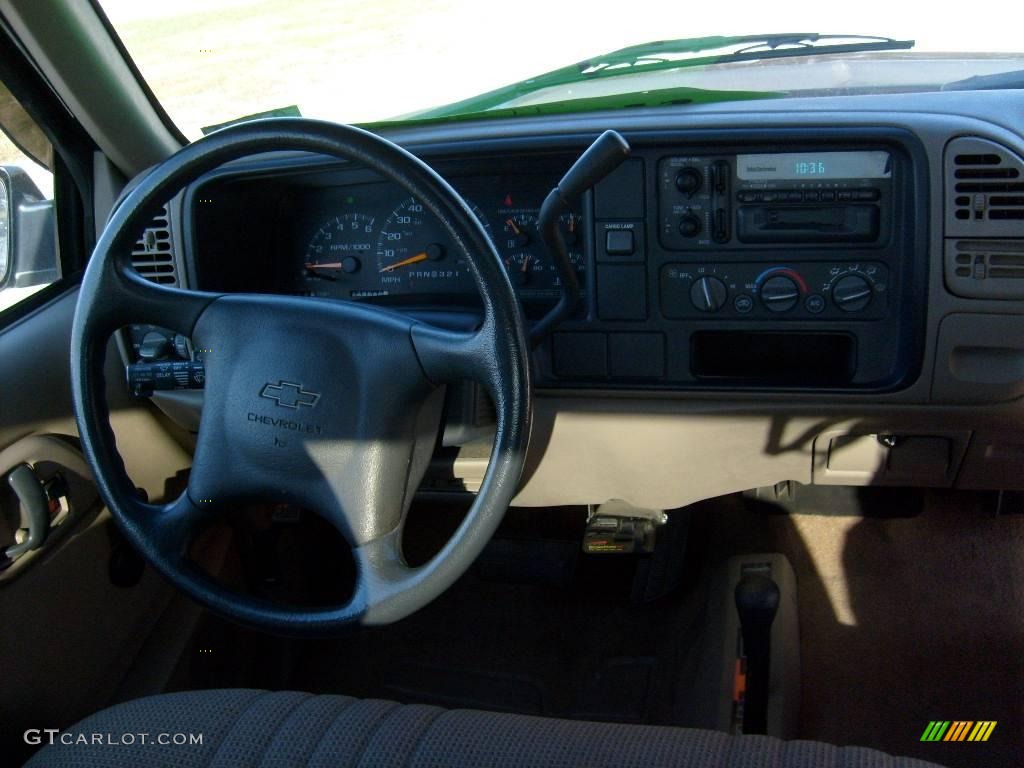 1998 C/K 3500 K3500 Cheyenne Extended Cab 4x4 Dually - Meadow Green Metallic / Neutral photo #17