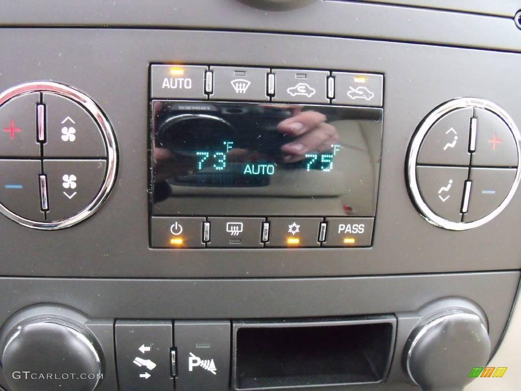 2010 GMC Sierra 3500HD SLT Crew Cab 4x4 Dually Controls Photo #21921388
