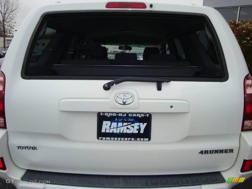 2004 4Runner SR5 4x4 - Natural White / Taupe photo #21