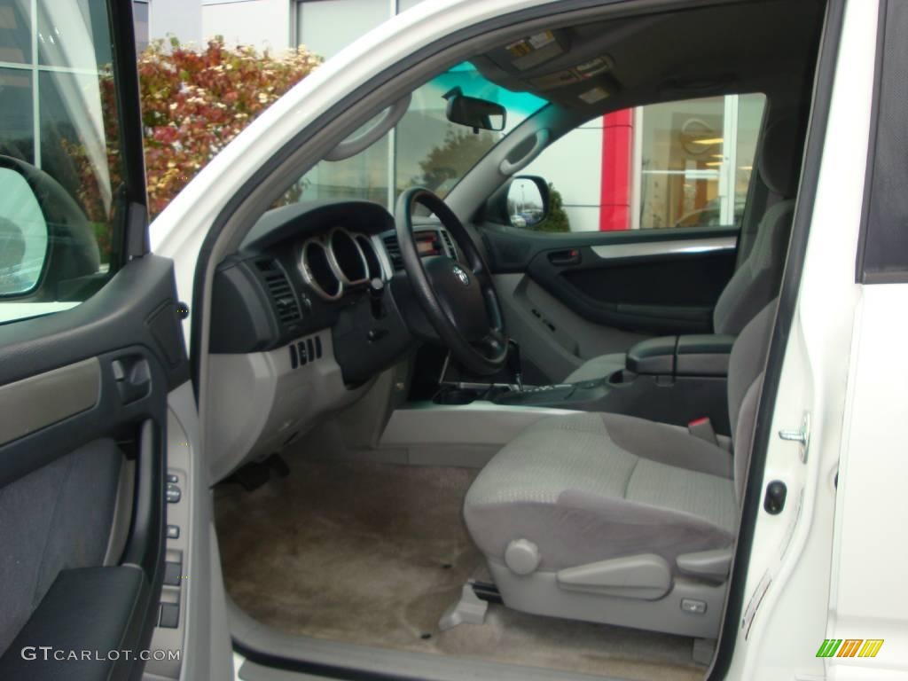 2004 4Runner SR5 4x4 - Natural White / Taupe photo #32