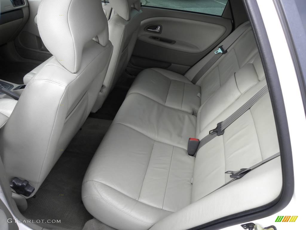 2001 V40  - White / Taupe/Light Taupe photo #7