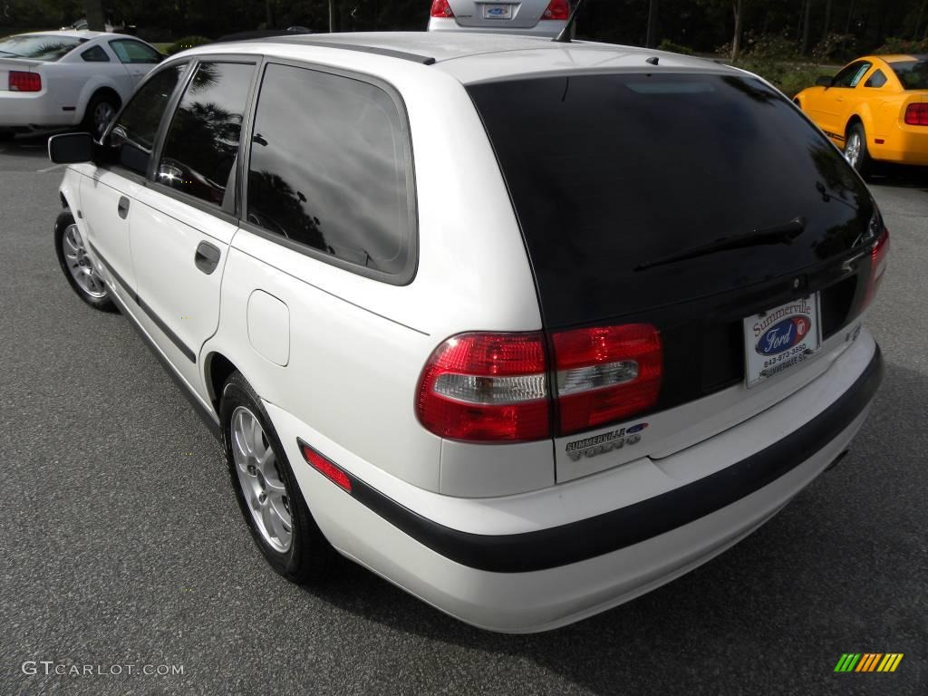 2001 V40  - White / Taupe/Light Taupe photo #16