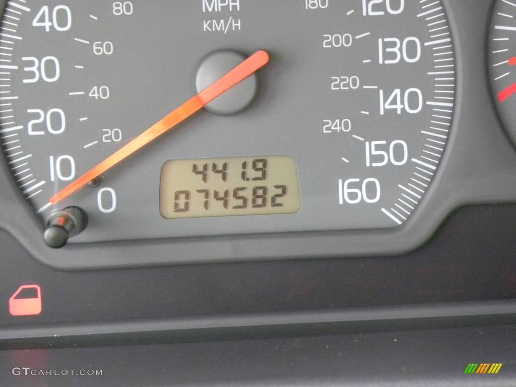 2001 V40  - White / Taupe/Light Taupe photo #23