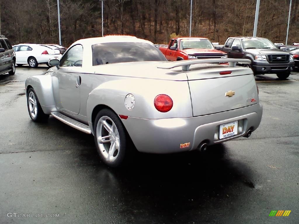 2004 SSR  - Ricochet Silver Metallic / Ebony photo #5